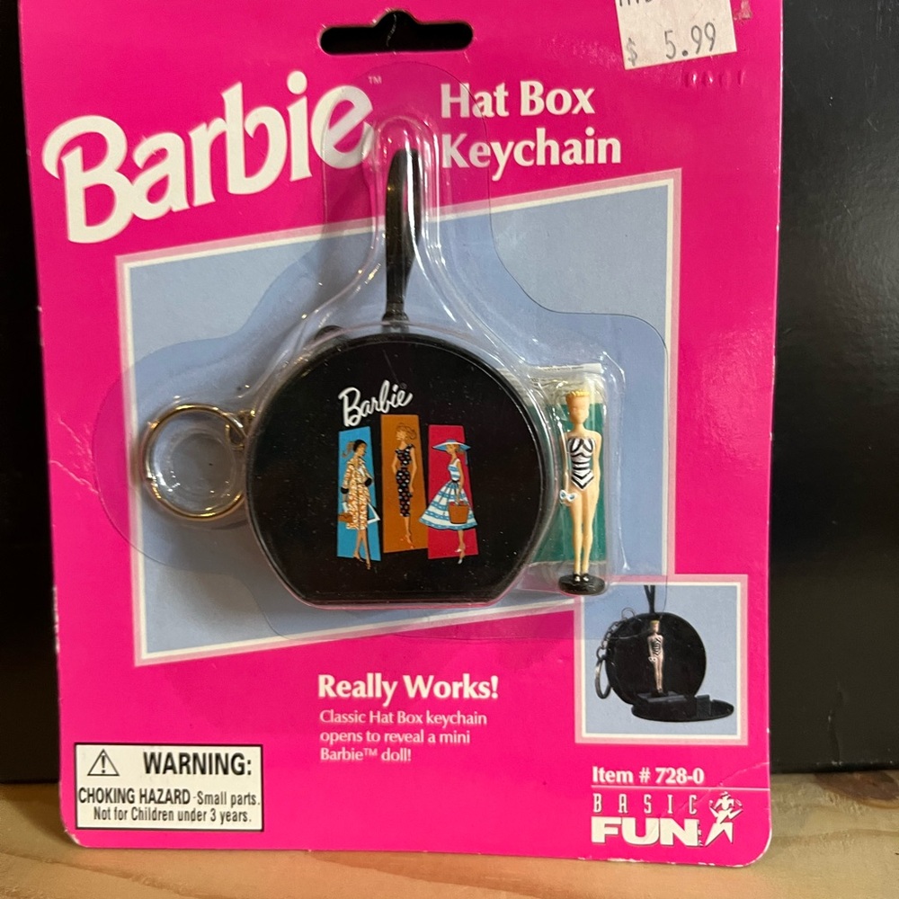 Barbie Hat Box Keychain from 1999 NRFB - Picture 3 of 3